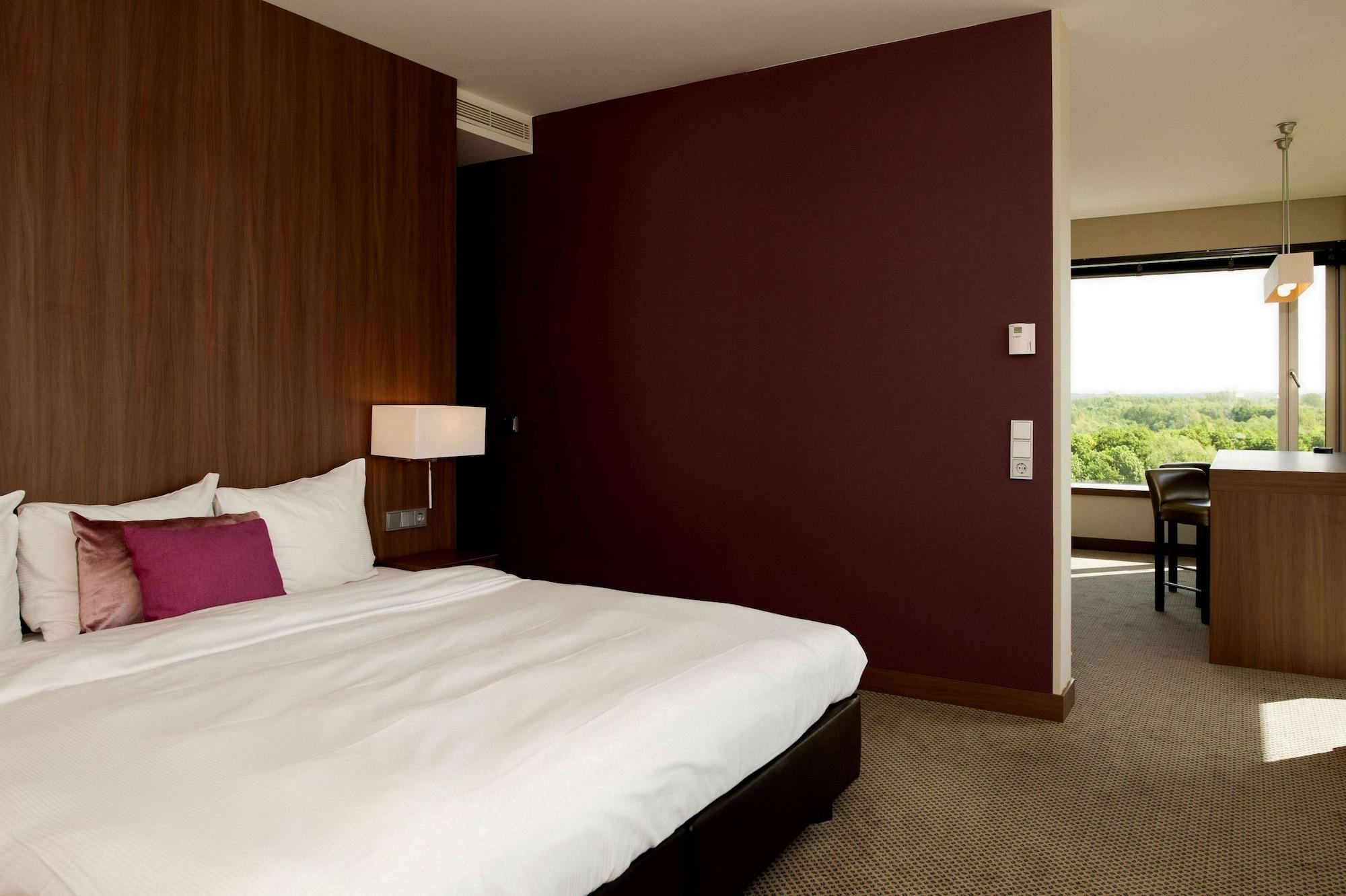 ฟาน แดร์ ฟอล์ก แอร์พอร์ตโฮเทล ดึสเซลดอร์ฟ์ Hotel ดุสเซลดอร์ฟ ภายนอก รูปภาพ